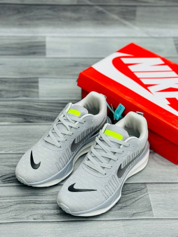 Nike Invincible 3 Running