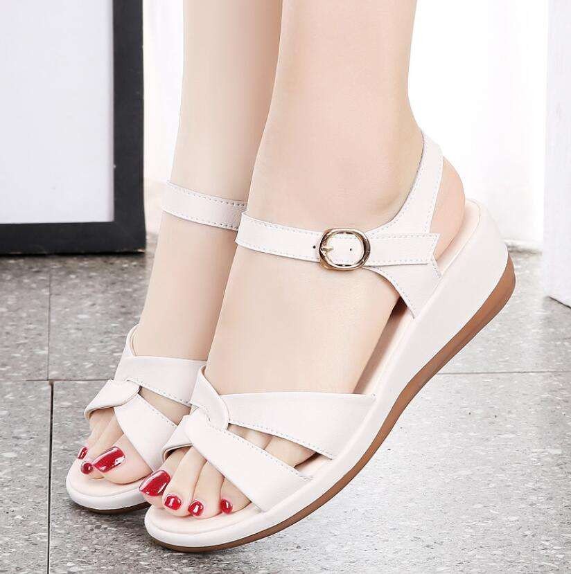 New Women's Sandals Summer Casual Fashion Sandals Women's Low-heeled Women's slippers Wholesale