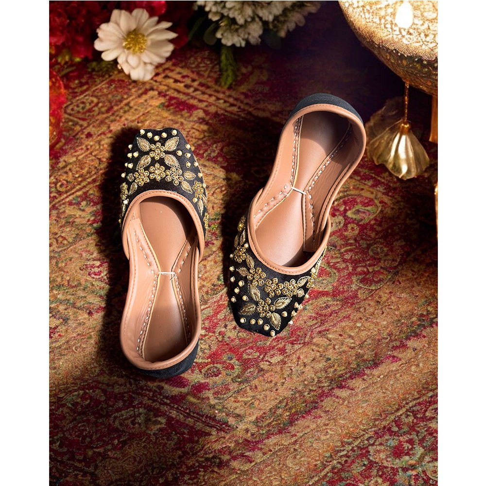 Multi Colored Women's Khussa Shoes Professional Manufacture Lightweight Punjabi Khussa Jutti Wedding Wear for Woman